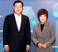 이용섭 광주시장, '무조건 광주로' 가수 김연자 만나